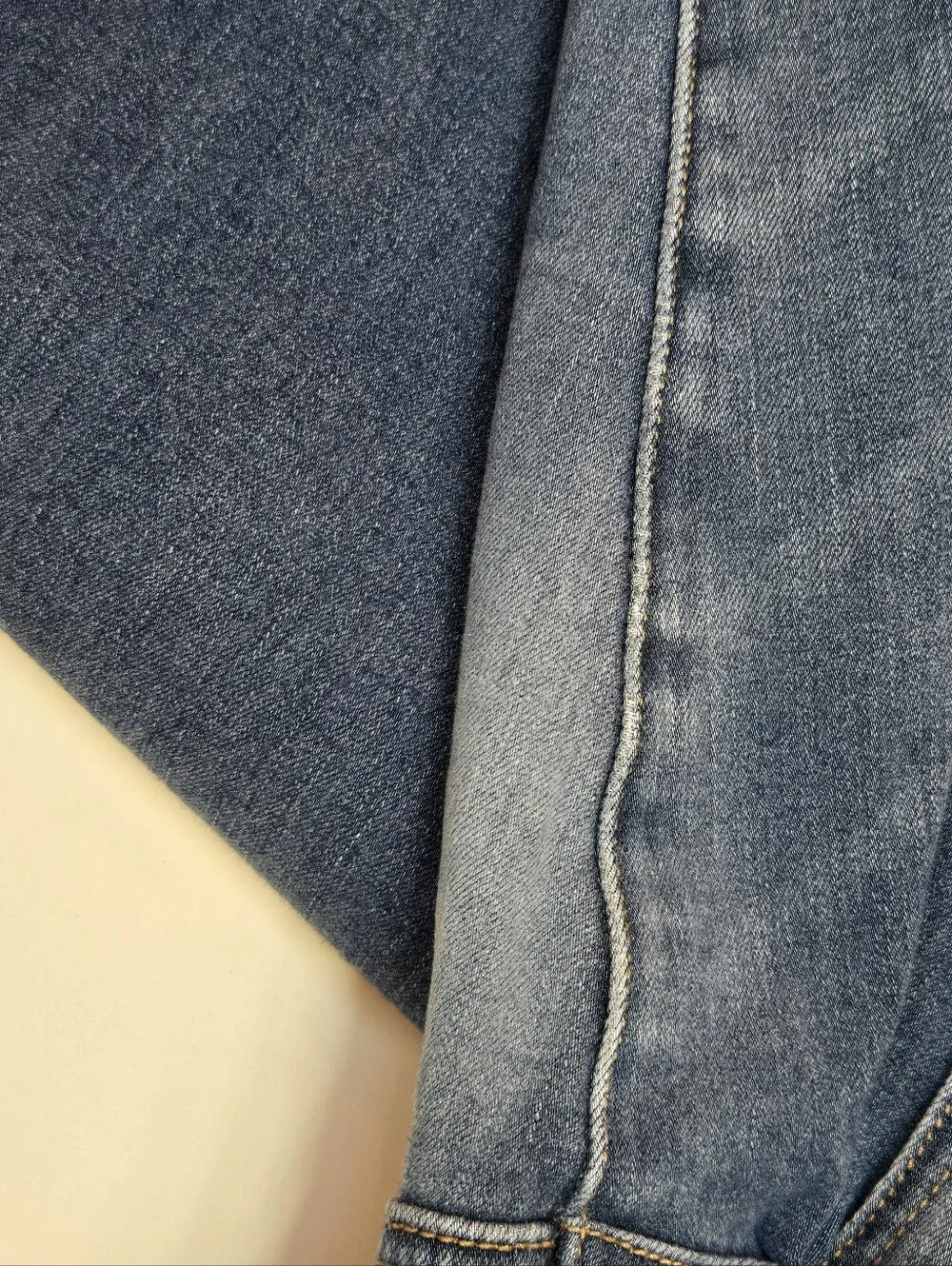 American Eagle Dream Super Hi-Rise Jegging Jeans  Distressed Raw Hem 16